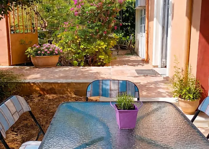 Nafplio's Cozy - A Peaceful Retreat * 나플리오